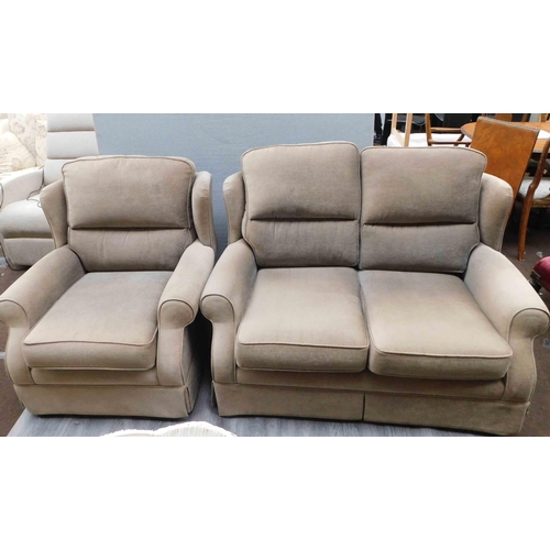 560 - Sofa and chair