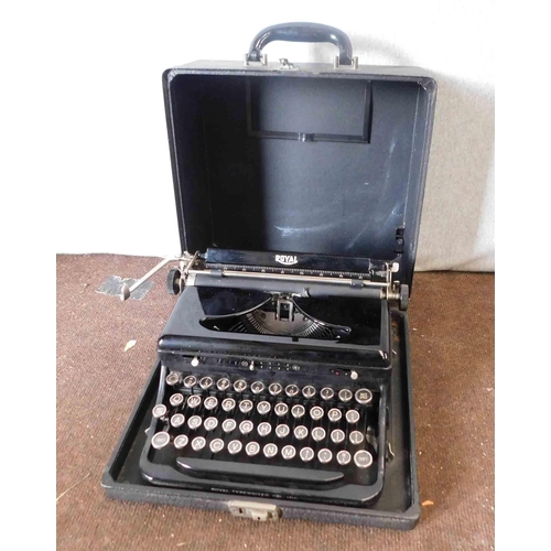 614 - Vintage Royal cased typewriter - unchecked