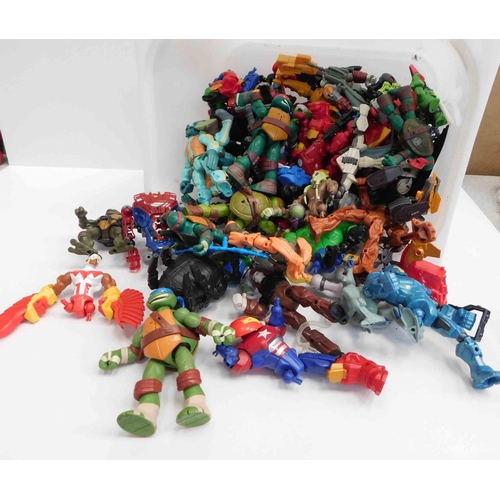 694 - Mixed action figures