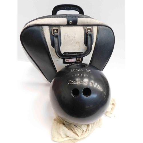 700 - 10 Pin bowling ball and case