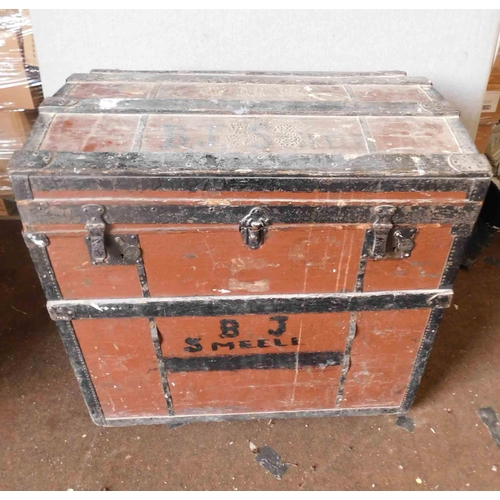 733 - Treasure chest style - very old trunk