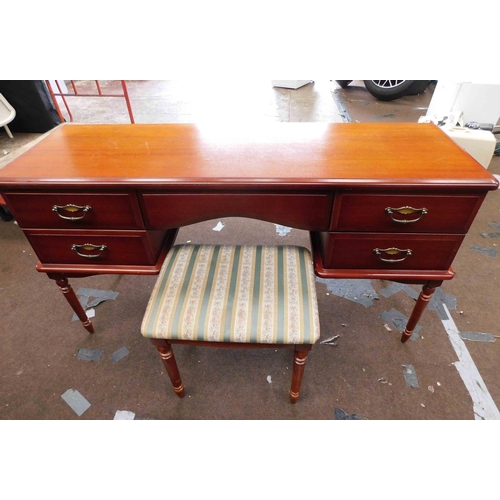 735 - McDonagh fine furniture dressing table and buffet