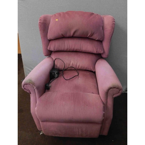 749 - Electric rise and recline armchair W/O