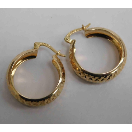 147 - 14ct Gold earrings