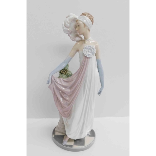 201 - Lladro 5289 - 1920s style figure - no damage, 13 1/2