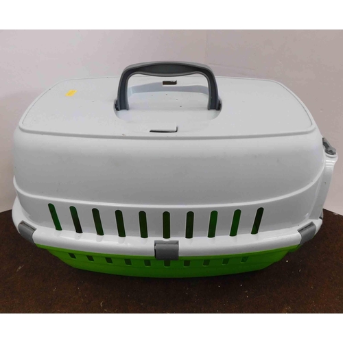 526 - Pet travel cage/carrier