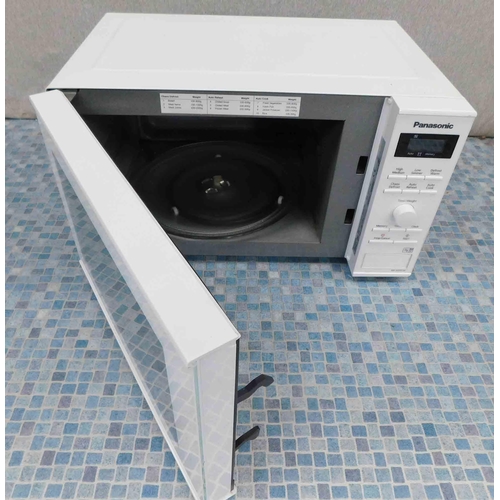 539 - Panasonic microwave oven in W/O