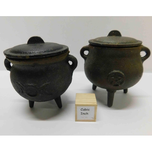 20 - 2x Small cast iron cauldrons