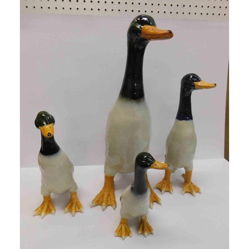 26 - 4x Ceramic ducks; 2x with broken feet - tallest 21