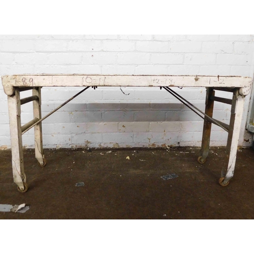 507 - Folding trestle platform on castors - 1.05m long x 400mm wide x 570mm high