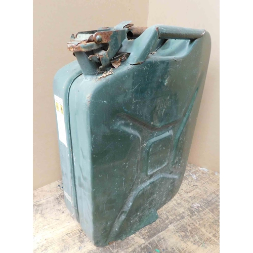 514 - Large jerry can - 13 1/2