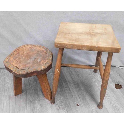 556 - Pair of vintage stools