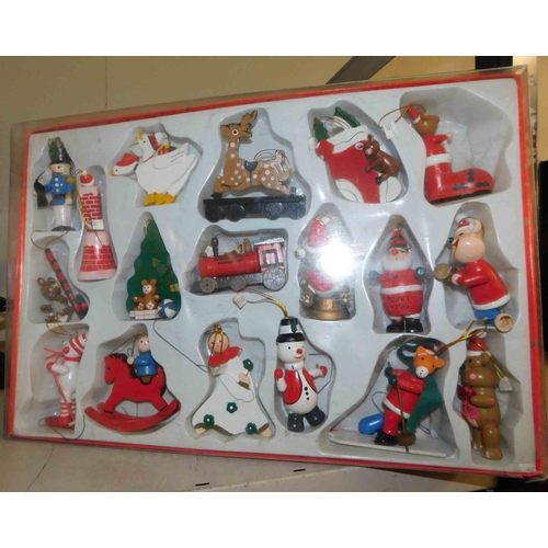 682 - Wooden Christmas decorations