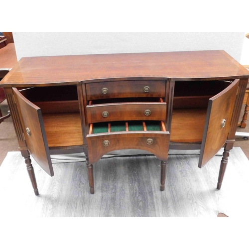 731 - Dark mahogany vintage sideboard with 3 drawers & 2 cupboards