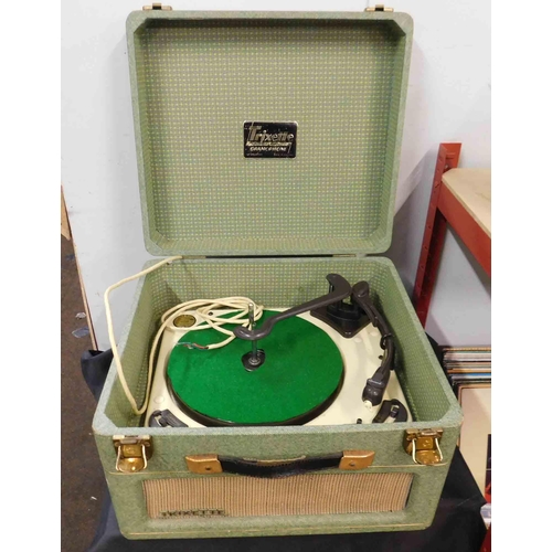 24 - Vintage - Trixette record player - unchecked