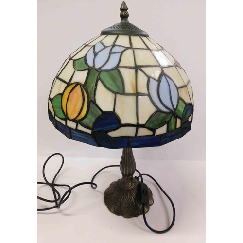 26 - Stained glass lamp - w/o approx 18.5