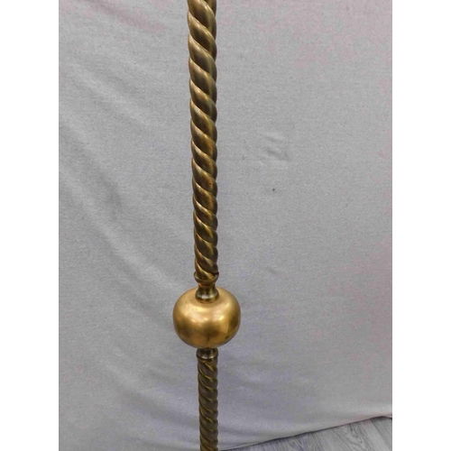 538 - Vintage brass standard lamp base