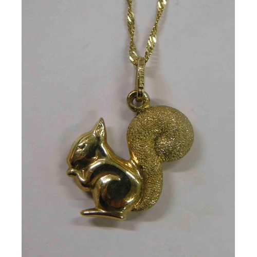 209 - 9ct gold - Squirrel pendant on 16