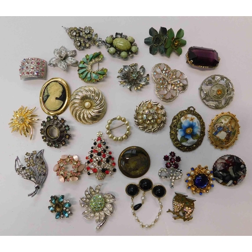 110 - Vintage - brooches & scarf clips