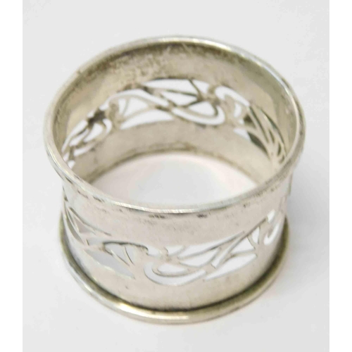 143 - Art Nouveau - pierced silver napkin ring - dated 1902 - weight 17.6g