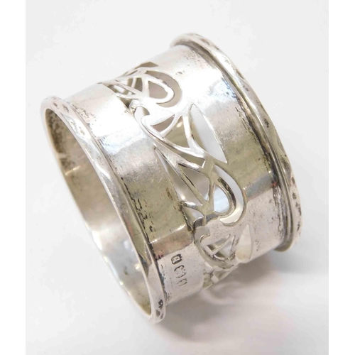 143 - Art Nouveau - pierced silver napkin ring - dated 1902 - weight 17.6g