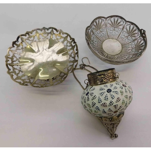 167 - Filigree bowls & lantern