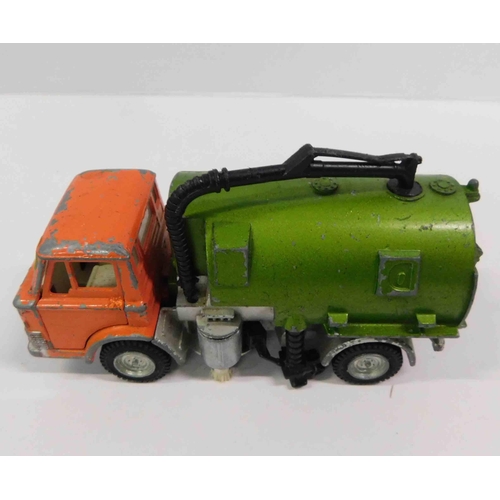 17A - Dinky Supertoys - road sweeper