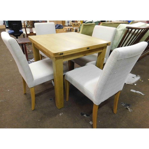 538A - Extending folding oak table and four chairs