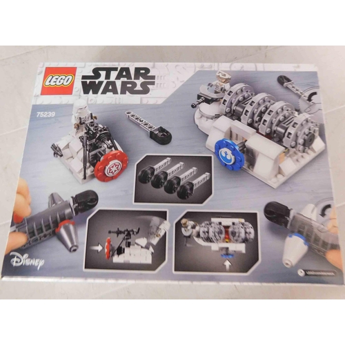 565 - New and boxed Lego Star Wars 75239 Action Battle Hoth - Generator Attack - age 7+
*All monies go to ... 