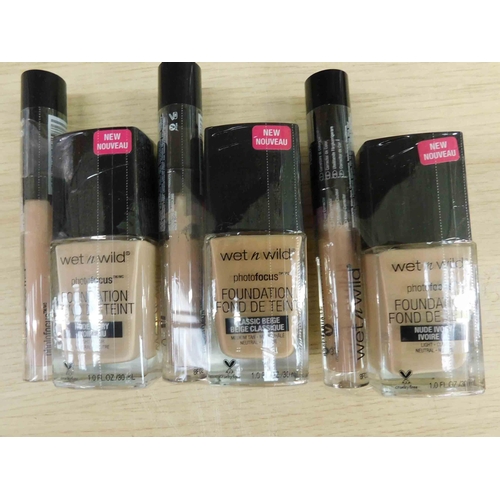 677 - Box of new 'wet n wild' foundation and colour correction twin packs