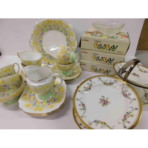 86 - Lawleys spring tea set - cake stand & six avocado dishes