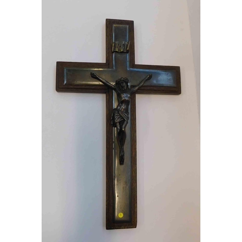 10 - Bronze & oak - vintage crucifix