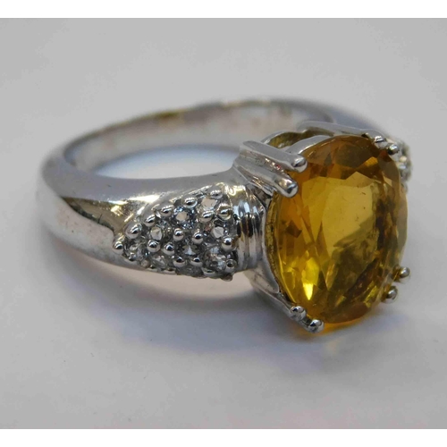 106 - 925 silver & citrine ring - size L