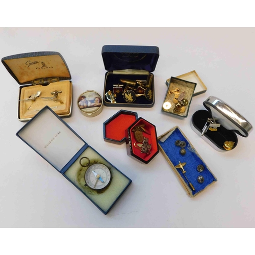 243 - Vintage cufflinks including - gold tone examples