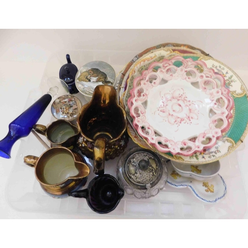 42 - Ceramics & glass ware