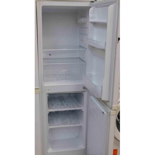 547 - Fridge freezer in white W/O