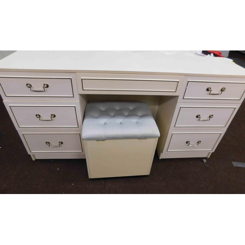 645 - Vintage dressing table with 6 drawers and stool