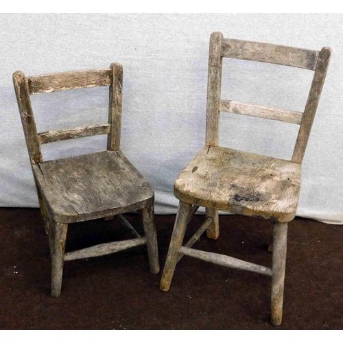 776 - 2x Vintage children's school chairs