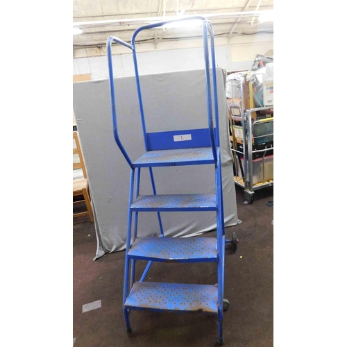 790 - Blue warehouse ladder