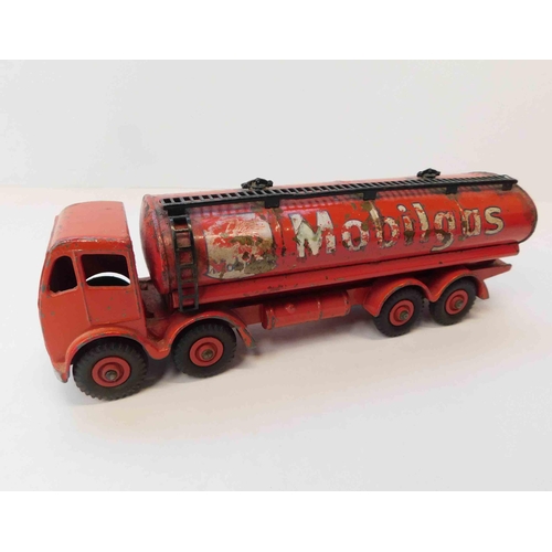 117 - Dinky Supertoys - Mobilgas - Foden truck