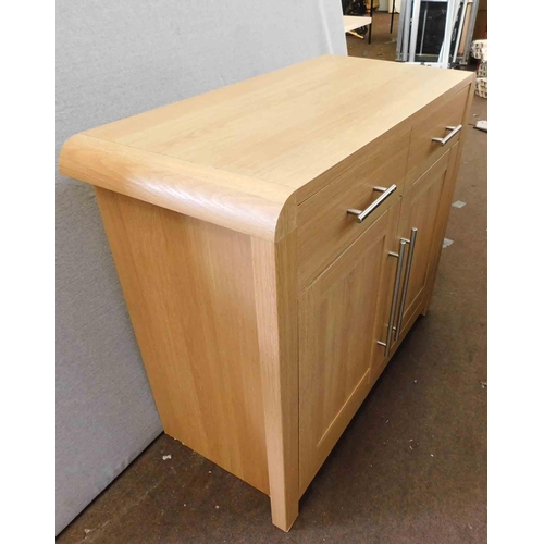 616 - Small oak effect sideboard - 2 door and drawer, approx. 35 1/2