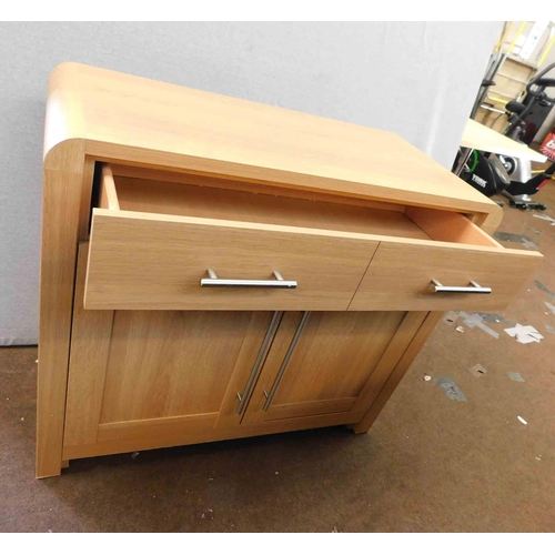 616 - Small oak effect sideboard - 2 door and drawer, approx. 35 1/2