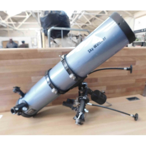 680 - Sky-Watcher telescope D-130mm, f-900m - needs attention