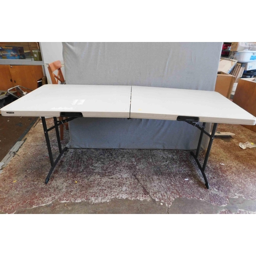 732 - Folding table - ideal for car booters, approx. 6ft when open