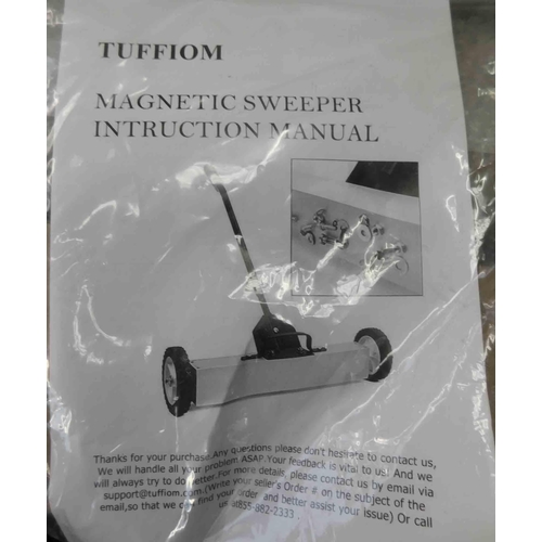 778 - Magnetic sweeper 600mm (new, ideal for workshop, garage etc) w/o