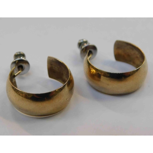 21 - 9ct Gold earrings - 2.5g