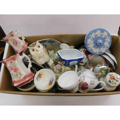 35 - Floral decorated ceramics