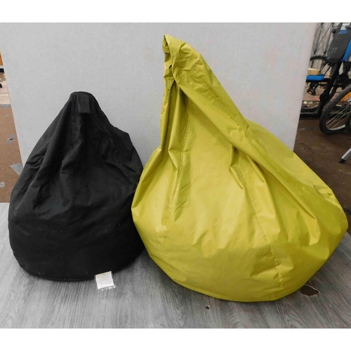 631 - 2x Beanbags