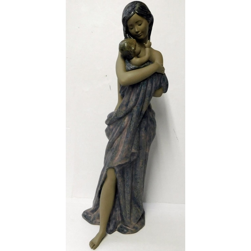 5 - Large Lladro - Gentle Embrace/mother & child - 46cm tall - no box or damage