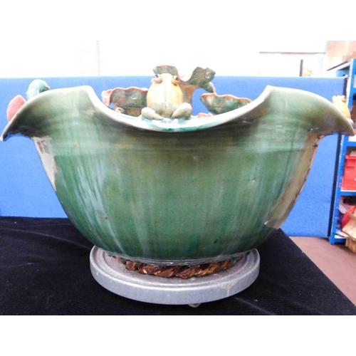 25 - French - Majolica style - water feature & accessories